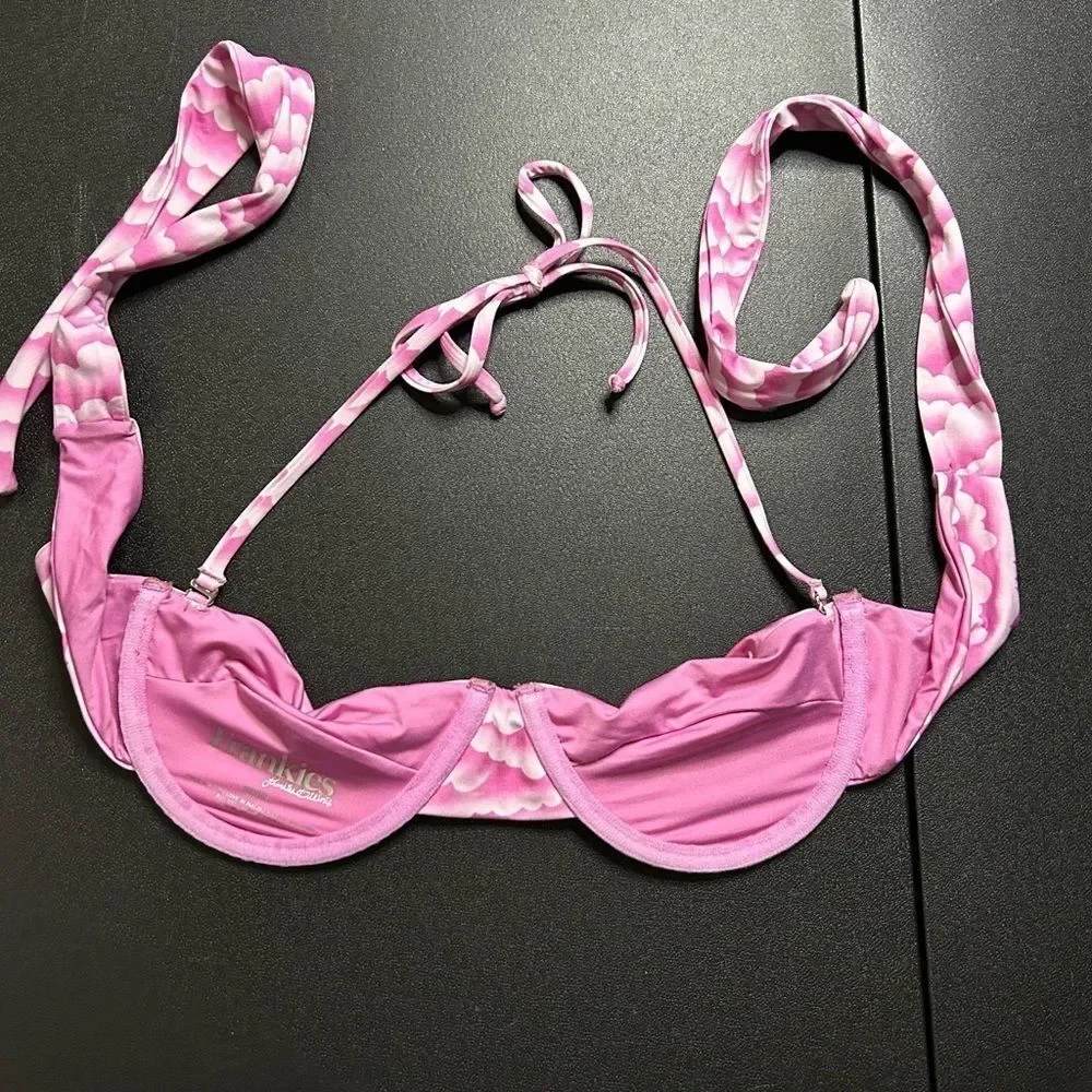 Frankie’s Bikinis Cielo Bikini Top in Pink Cloud Print Size M